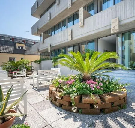 Apartahotel Du Parc 4*